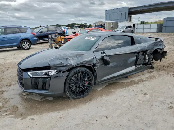 2017 Audi R8 Coupe V10 plus