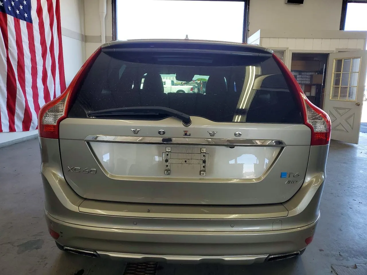 2015 Volvo XC60 T6 Platinum