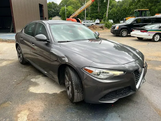 2017 Alfa Romeo Giulia Ti