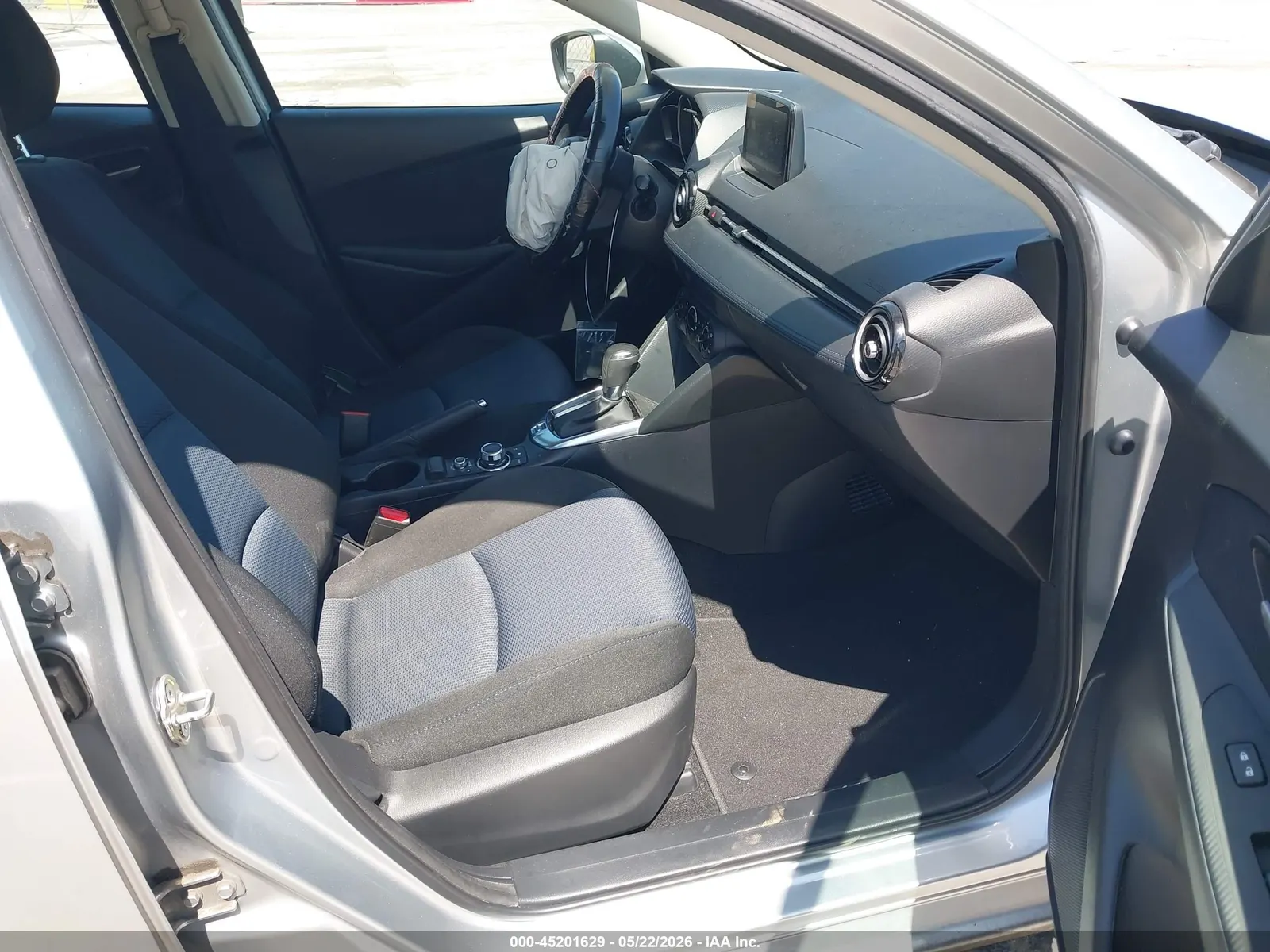 2020 Toyota Yaris Hatchback LE