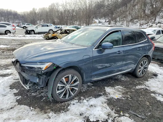 2022 Volvo XC60 Recharge Plug-In Hybrid Inscription Expression