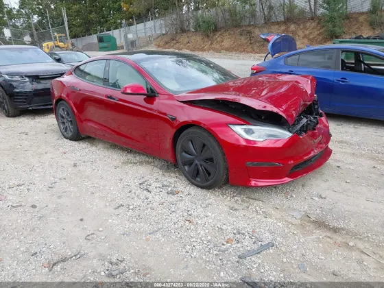 2025 Tesla Model S REAR-WHEEL DRIVE