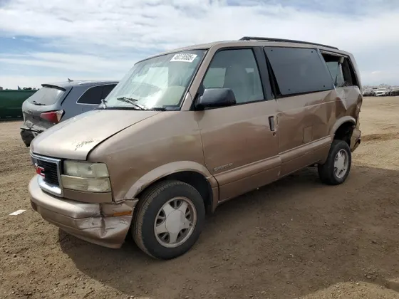 1999 GMC Safari Passenger XT