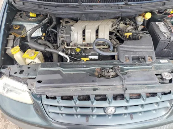 2000 Plymouth Voyager Grand SE