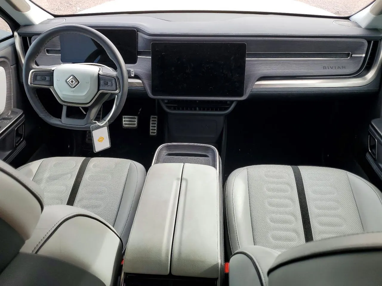 2024 Rivian R1S Adventure