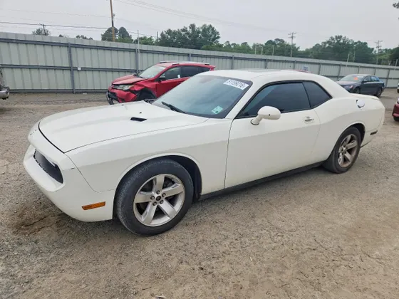 2009 Dodge Challenger SE
