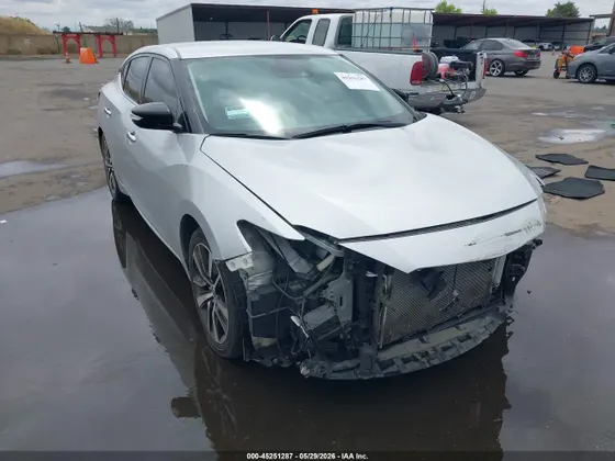 2022 Nissan Maxima SV