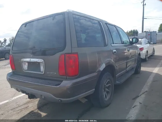 2002 Lincoln Navigator