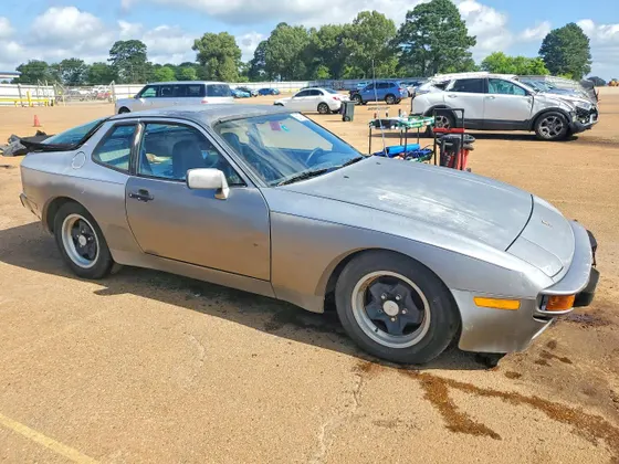 1985 Porsche 944