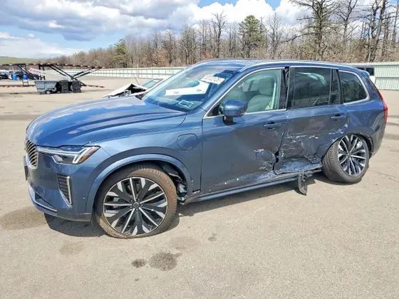 2025 Volvo XC90 Plug-In Hybrid Ultra