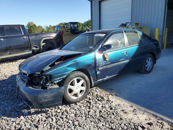 1998 Nissan Altima XE