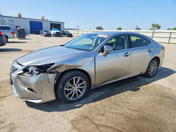 2016 Lexus ES 300h Hybrid