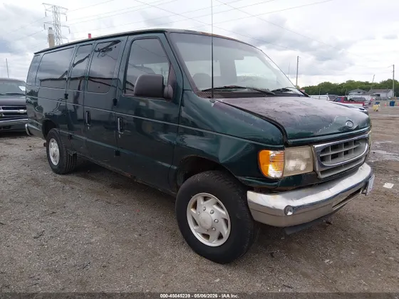 2001 Ford Econoline Wagon XL