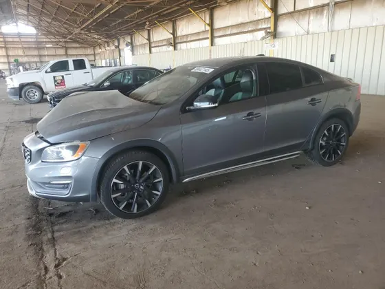 2016 Volvo S60 Cross Country T5 Platinum