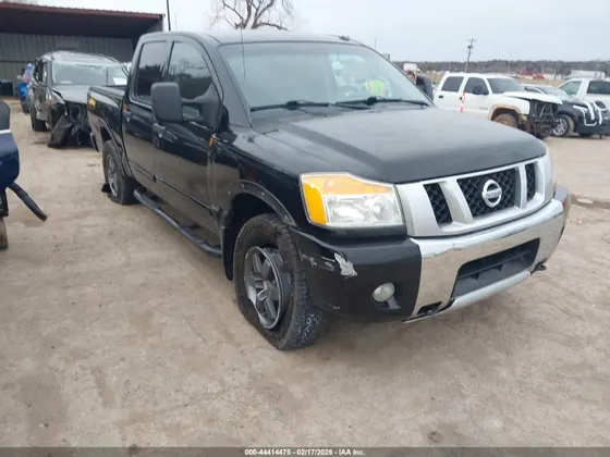 2015 Nissan Titan SV