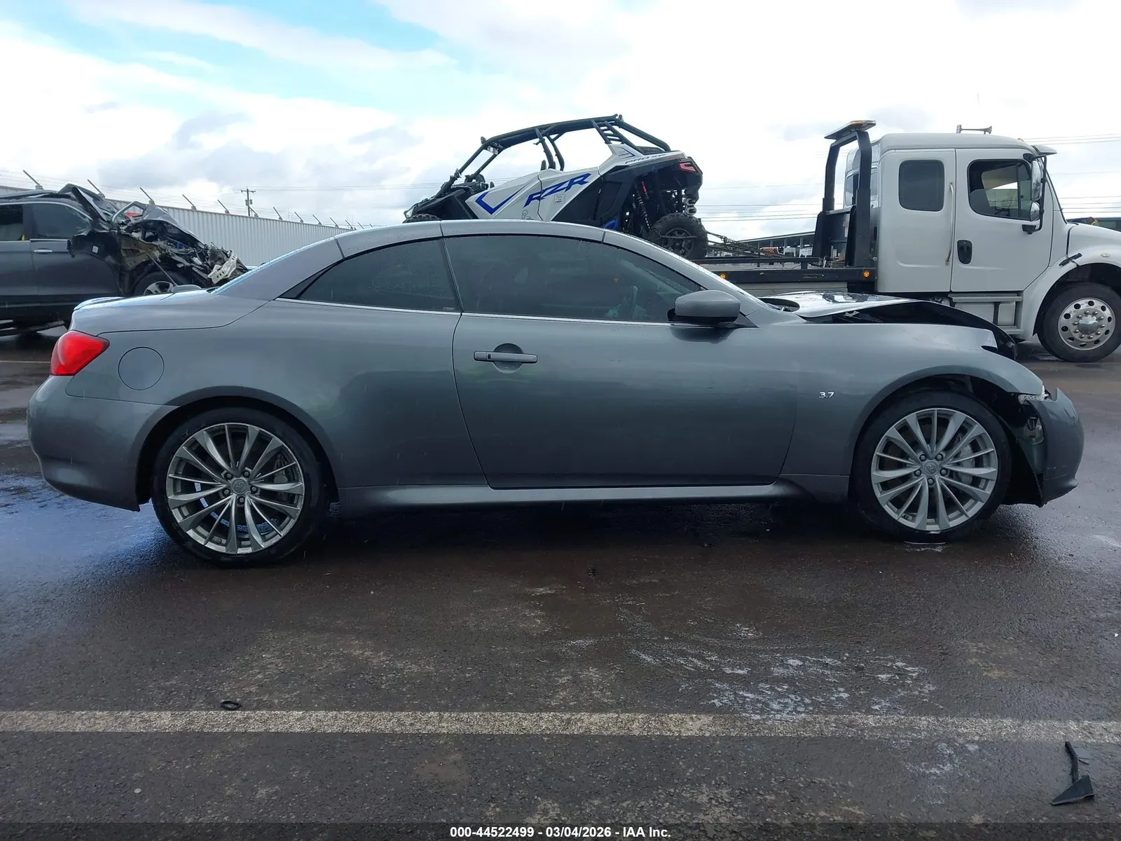 2015 INFINITI Q60 Convertible