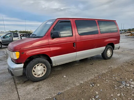 2001 Ford Econoline Wagon XL