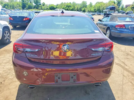 2018 Buick Regal Sportback Essence