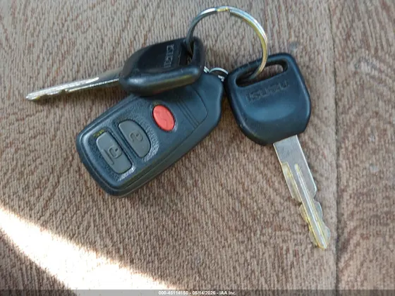 2002 Isuzu Axiom XS