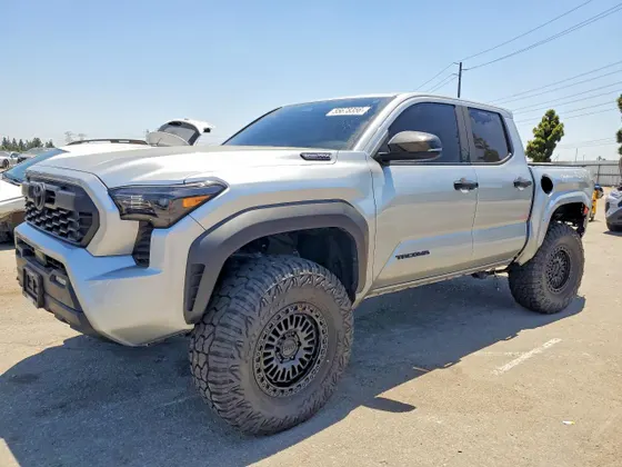 2025 Toyota Tacoma 4WD Trailhunter Hybrid