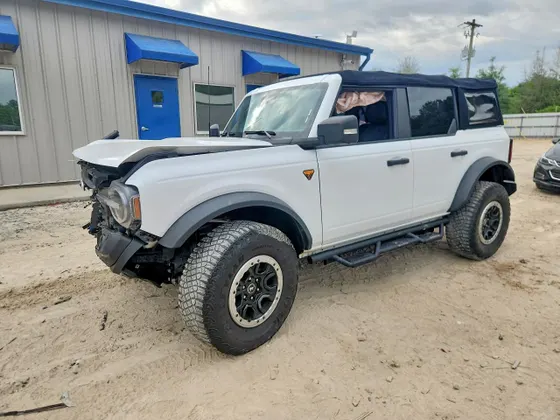 2022 Ford Bronco Badlands