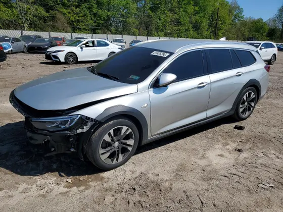2019 Buick Regal TourX Essence