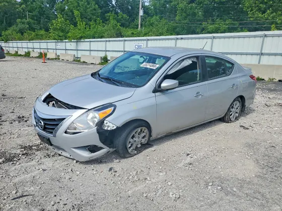 2017 Nissan Versa Sedan S Plus