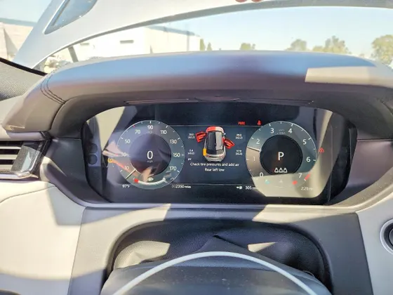 2026 Land Rover Range Rover Velar Dynamic SE