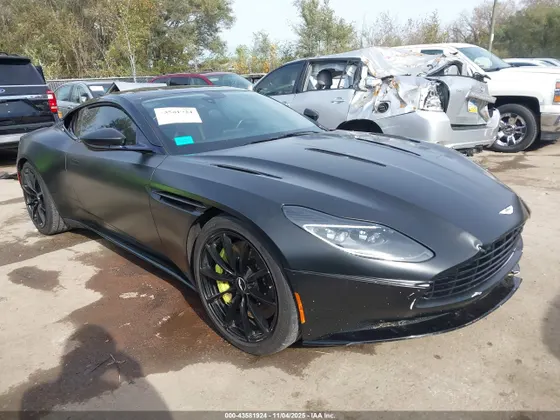 2019 Aston Martin DB11 AMR