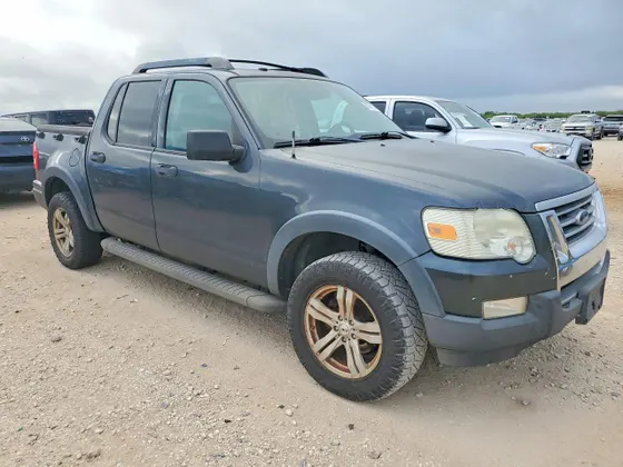 2010 Ford Explorer Sport Trac XLT