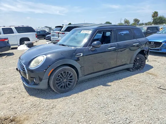 2018 MINI Clubman Cooper