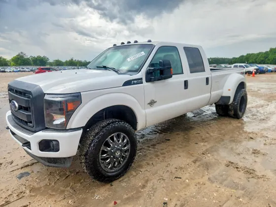 2015 Ford Super Duty F-350 DRW XL