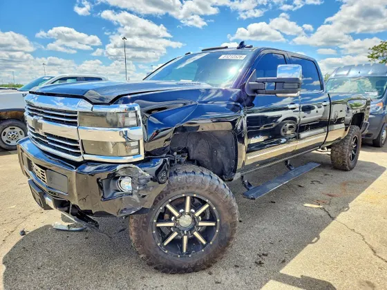 2015 Chevrolet Silverado 3500HD Built After Aug 14 High Country