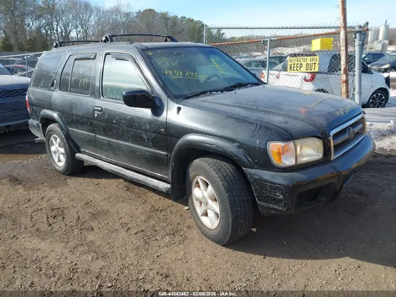 2000 Nissan Pathfinder XE