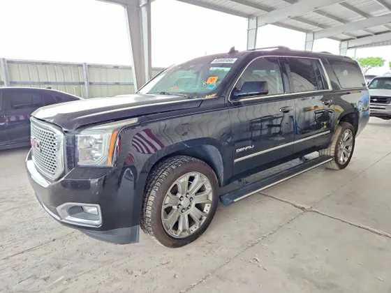 2017 GMC Yukon XL Denali