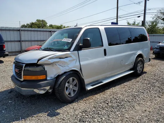 2012 GMC Savana Passenger 1LT