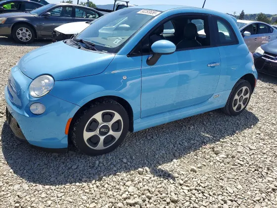 2015 FIAT 500e 500