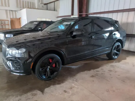 2023 Bentley Bentayga EWB V8