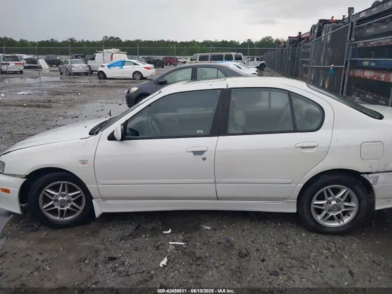 2002 INFINITI G20 Luxury
