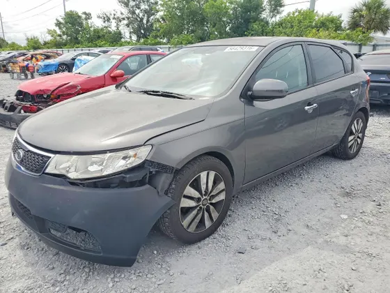 2013 Kia Forte 5-Door EX