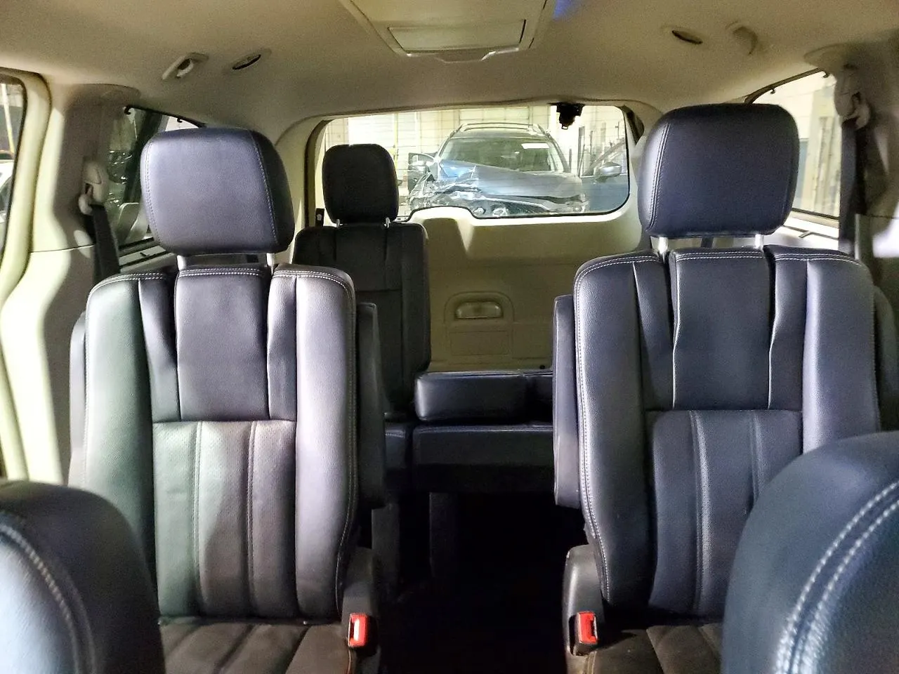 2013 Chrysler Town & Country Touring-L