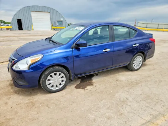 2019 Nissan Versa Sedan S