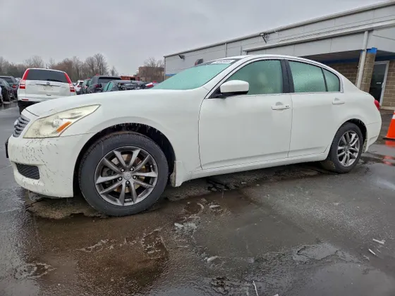 2009 INFINITI G37 Sedan x