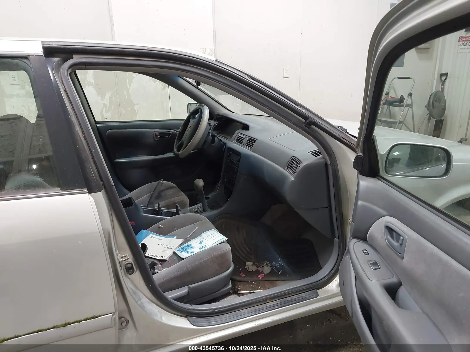 2001 Toyota Camry LE