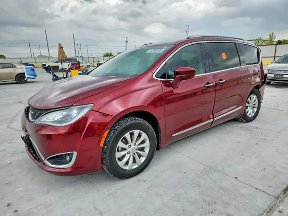 2019 Chrysler Pacifica Touring L
