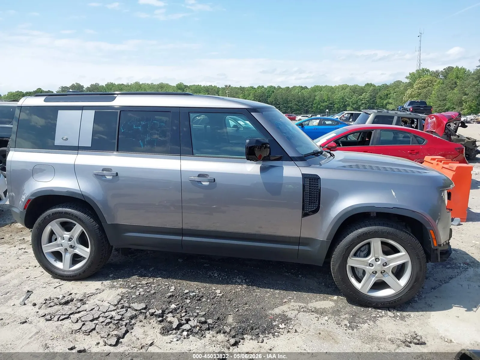 2020 Land Rover Defender SE