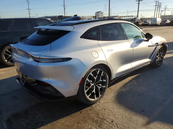 2021 Aston Martin DBX