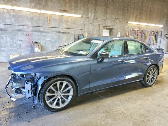 2021 Volvo S60 Momentum