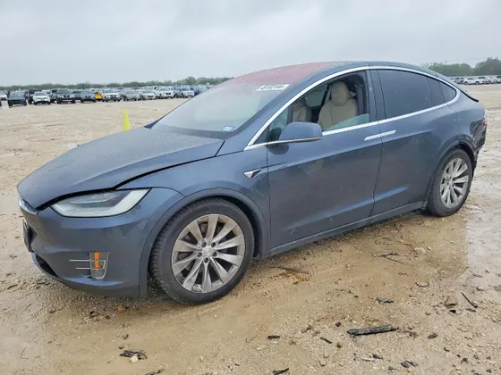 2020 Tesla Model X Long Range