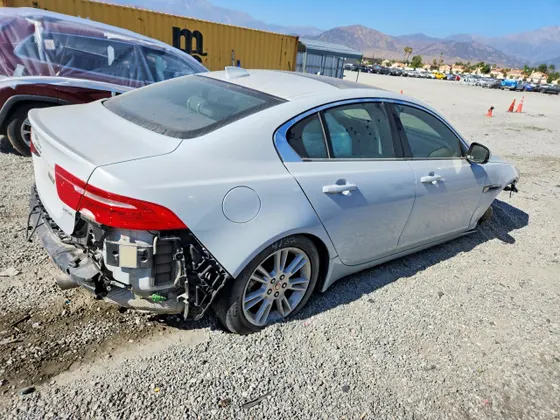 2017 Jaguar XE 25t Premium